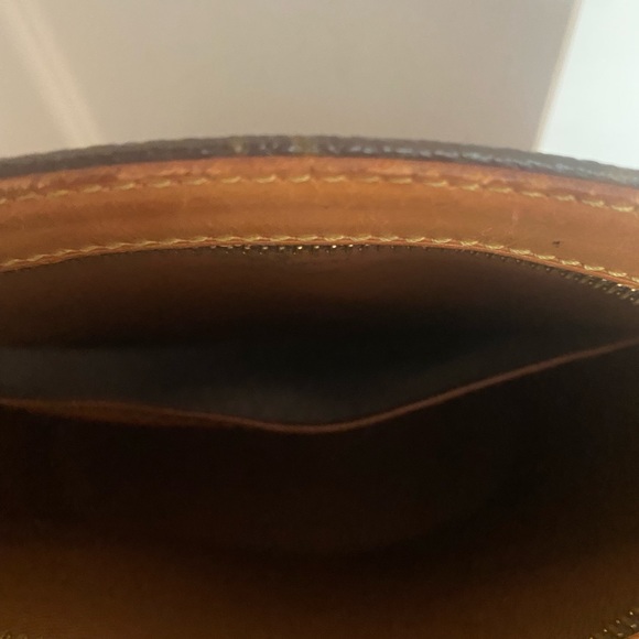 Authentic Louis Vuitton Drouot crossbody handbag - Picture 5 of 6